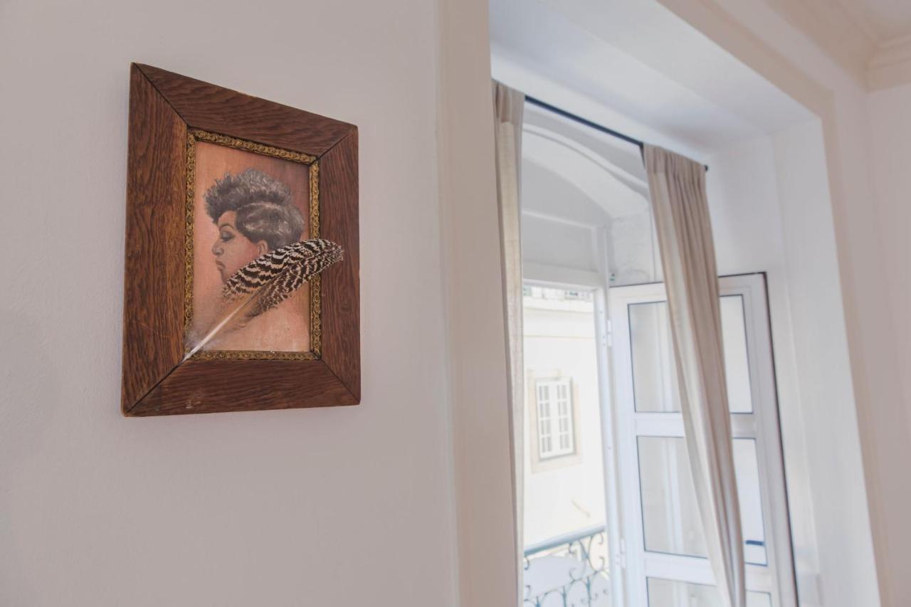 Lovelystay - Chiado 2 Bedroom Charm! ลิสบอน ภายนอก รูปภาพ