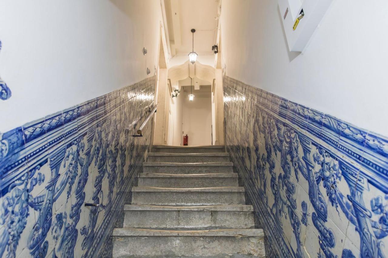Lovelystay - Chiado 2 Bedroom Charm! ลิสบอน ภายนอก รูปภาพ