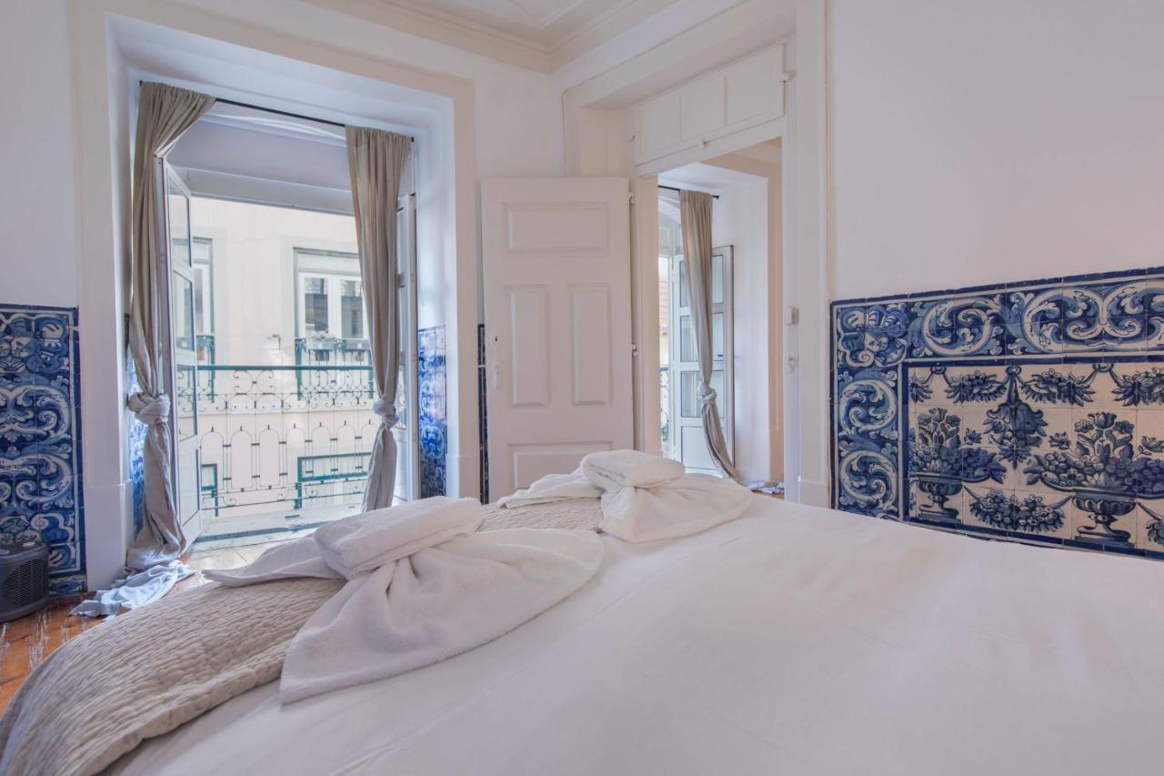 Lovelystay - Chiado 2 Bedroom Charm! ลิสบอน ภายนอก รูปภาพ