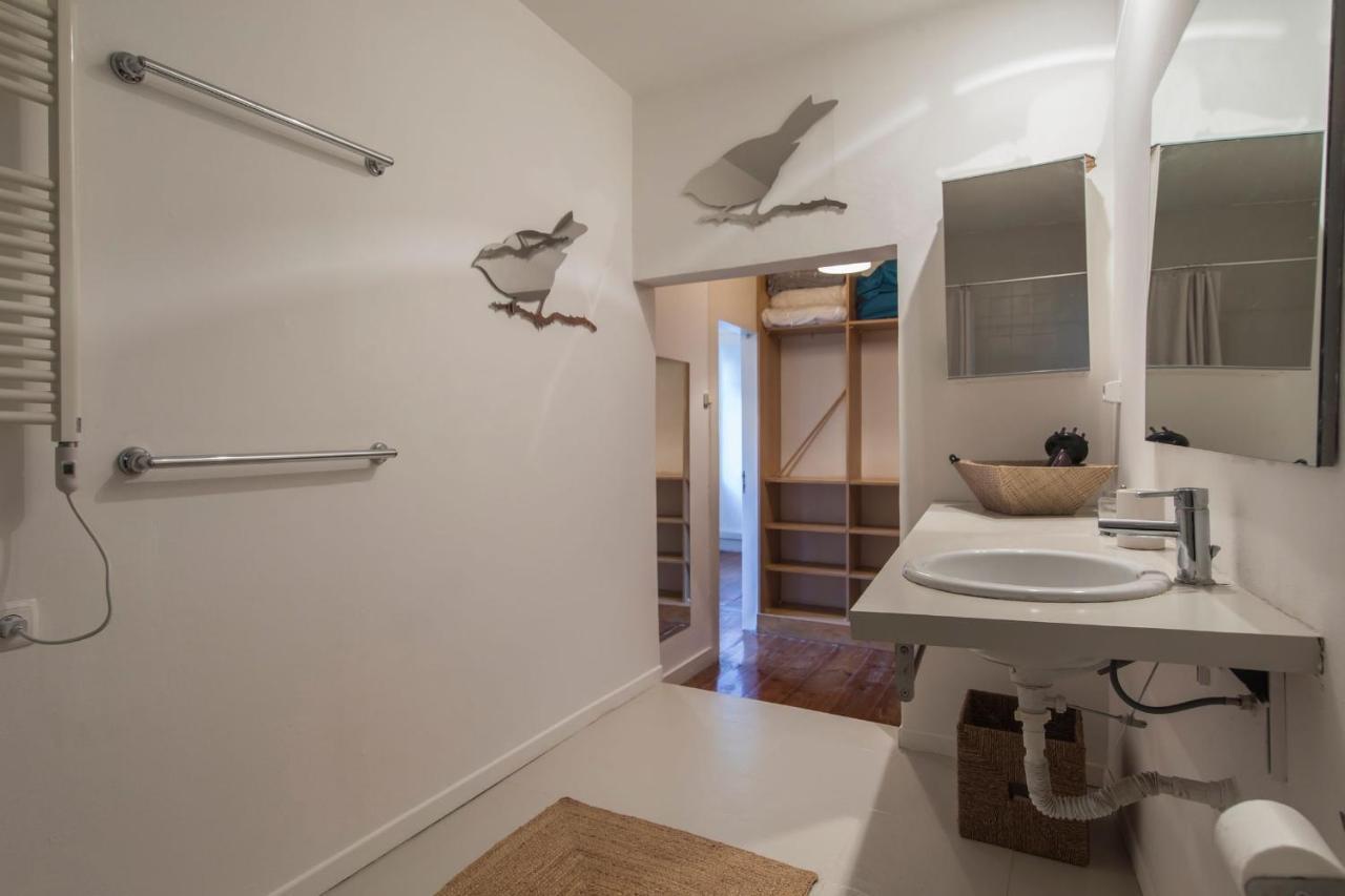 Lovelystay - Chiado 2 Bedroom Charm! ลิสบอน ภายนอก รูปภาพ