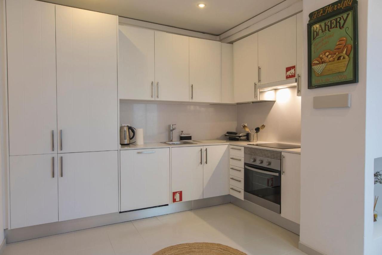 Lovelystay - Chiado 2 Bedroom Charm! ลิสบอน ภายนอก รูปภาพ